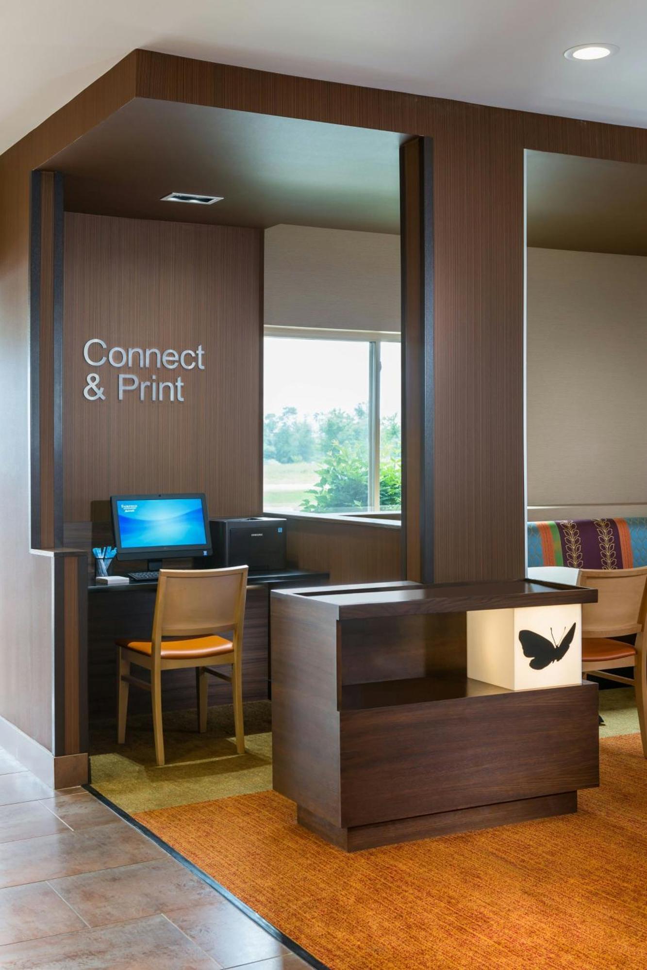 Fairfield Inn & Suites Вальпараисо Экстерьер фото