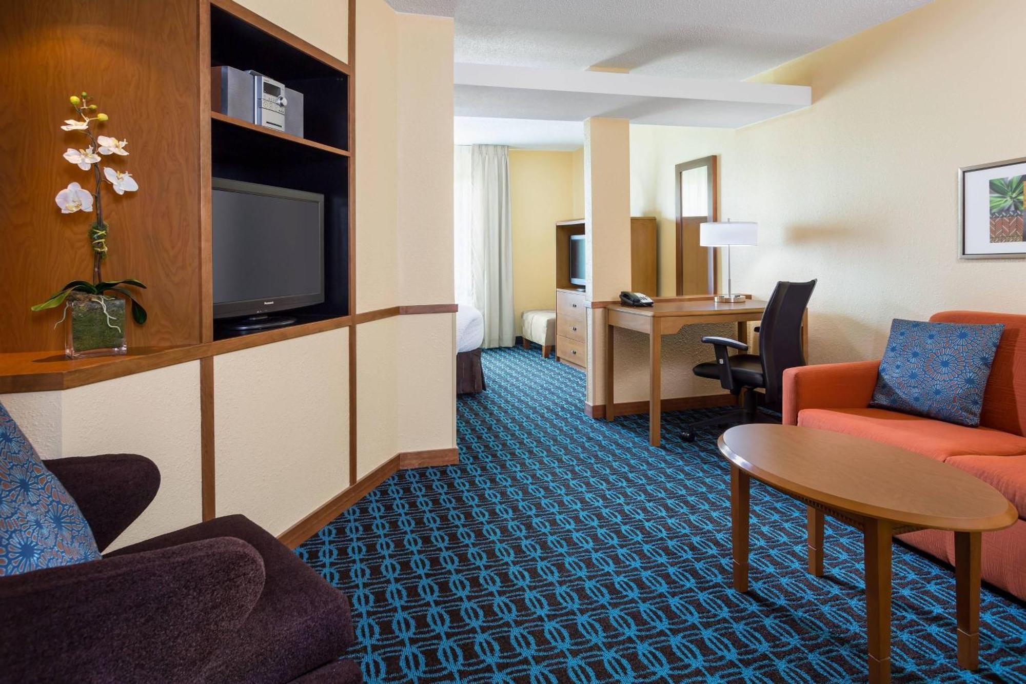 Fairfield Inn & Suites Вальпараисо Экстерьер фото