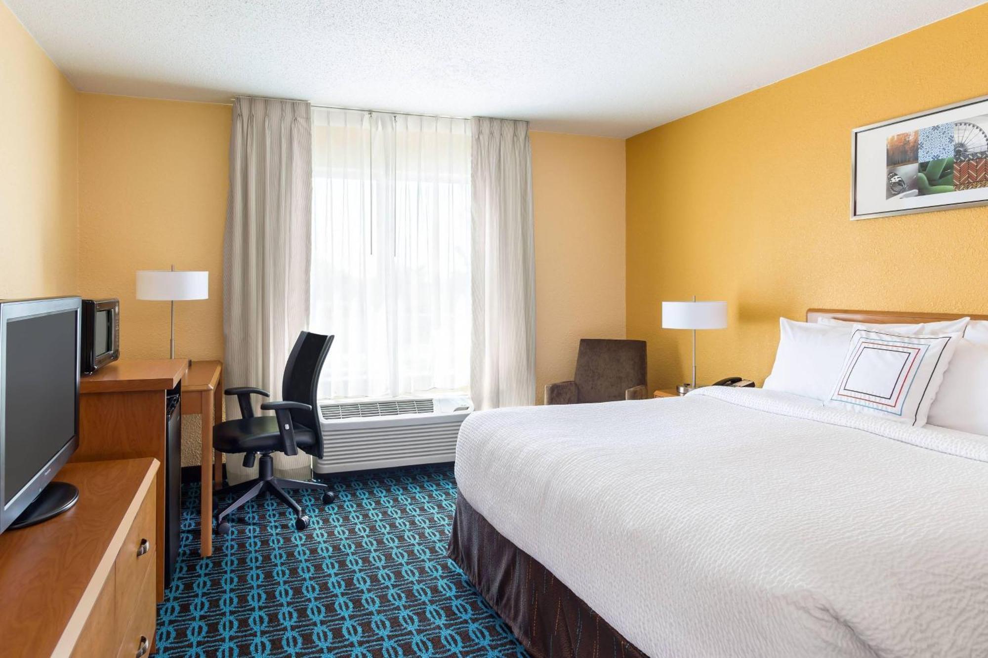 Fairfield Inn & Suites Вальпараисо Экстерьер фото
