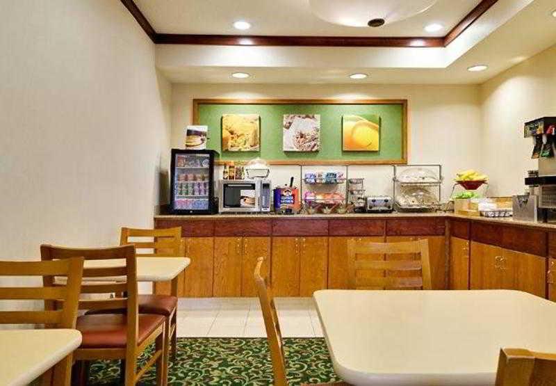 Fairfield Inn & Suites Вальпараисо Ресторан фото