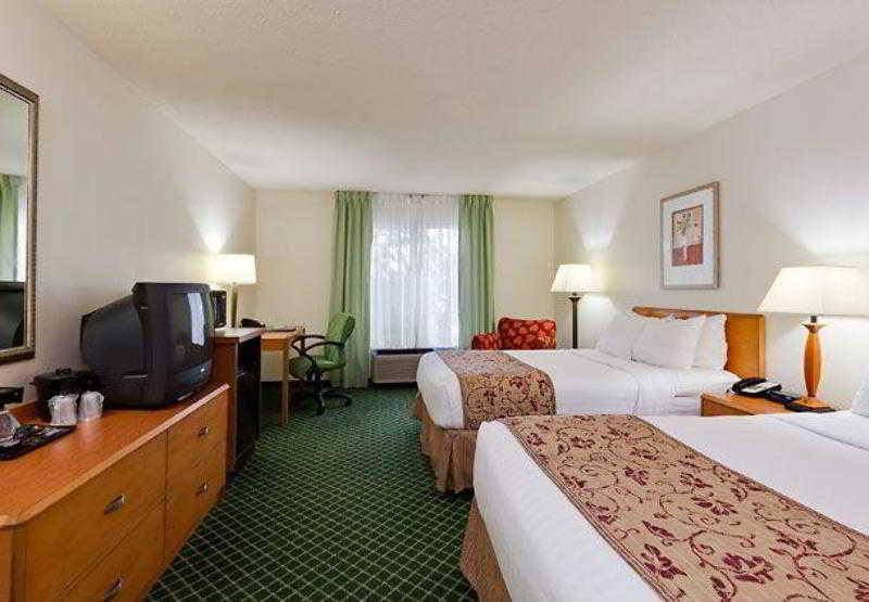 Fairfield Inn & Suites Вальпараисо Номер фото